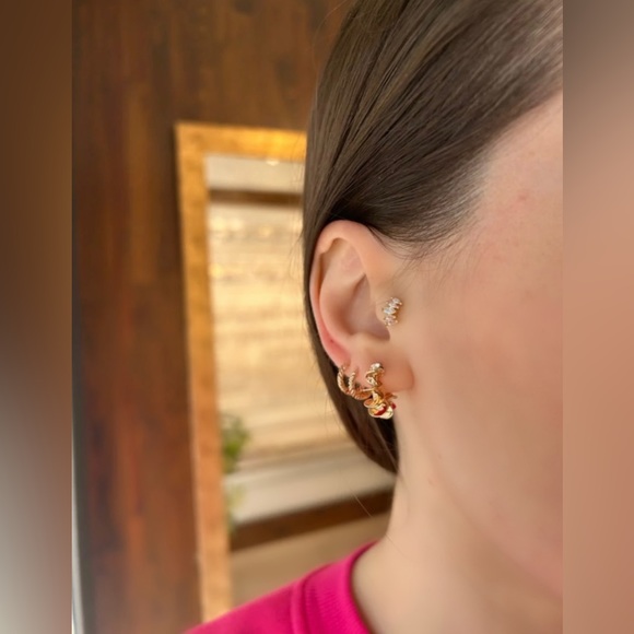 LAST ONE Hoop Earrings 18k Gold Color Bract Luxury Jewelry - Picture 3 of 4